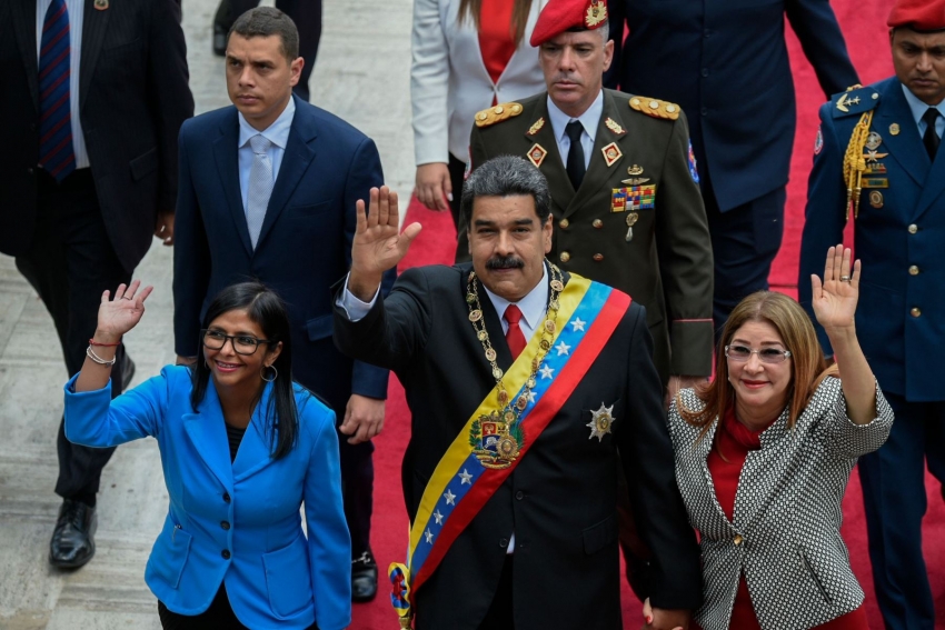 Maduro jura como presidente reelecto ante la oficialista Constituyente
