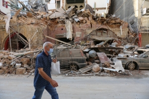 Más de 100 desaparecidos y miles de personas sin casa tras la explosión en Beirut
