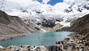 Desprendimiento de bloque de hielo en Perú
