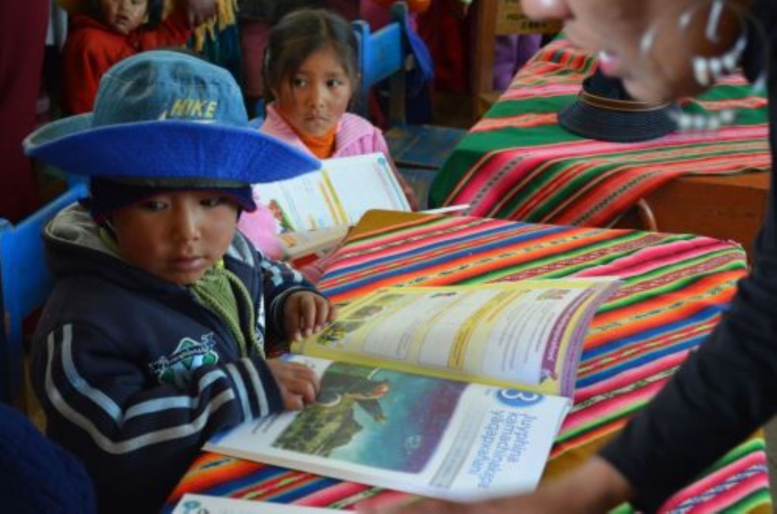 Perú creció en pruebas educativas PISA por apoyo a escuela rural y lectura